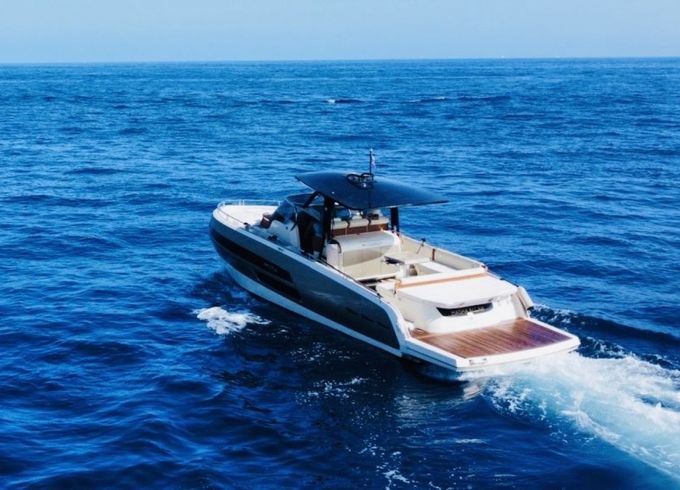 Aschenez INVICTUS 370 GT
