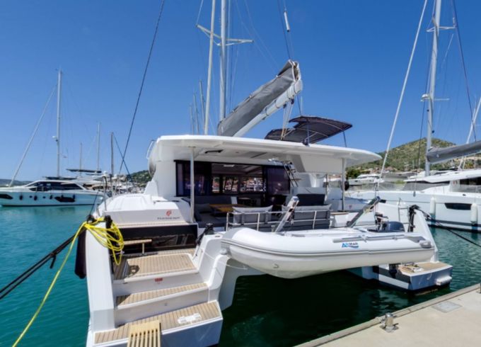 Fountaine Pajot Astrea 42