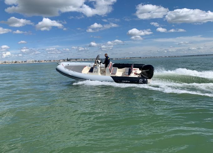 Zodiac Club 750