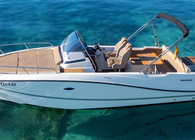 Quicksilver Activ 755 Sundeck
