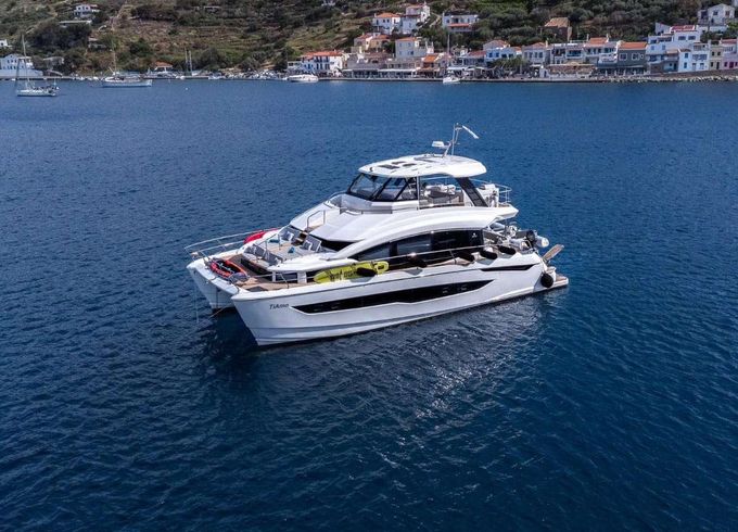 Aquila 54 Yacht