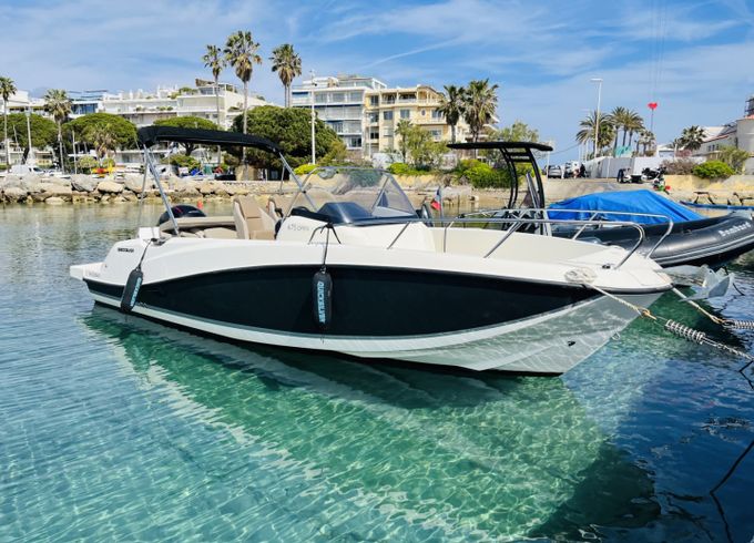 Quicksilver Activ 675 Open