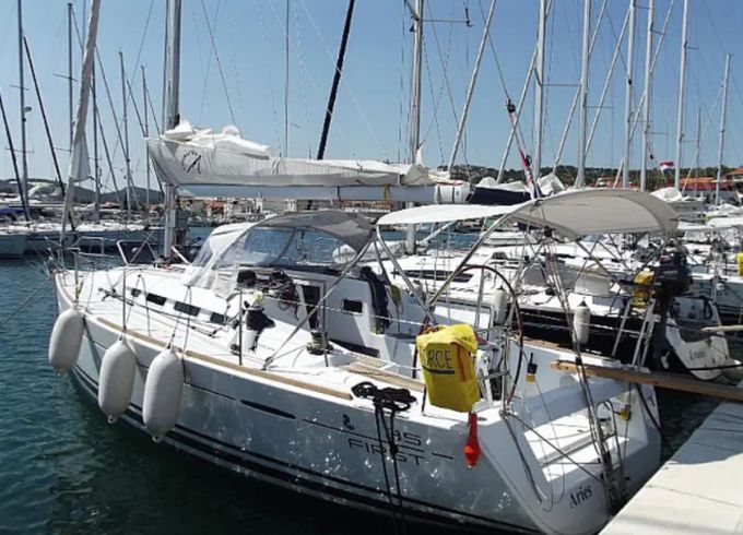 Bénéteau First 35