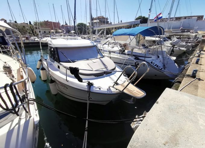 Jeanneau Merry Fisher 795