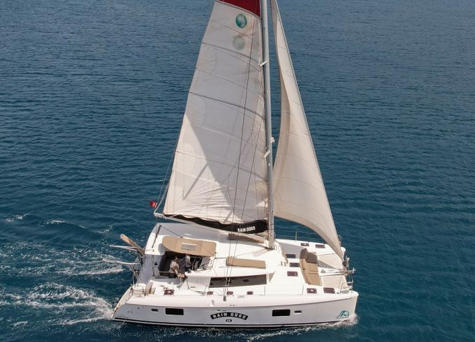 Lagoon 421