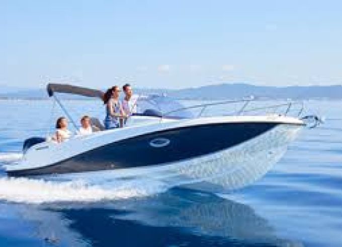 Quicksilver Activ 675 Sundeck
