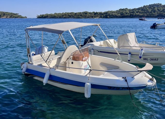 Sessa Marine Key Largo 17