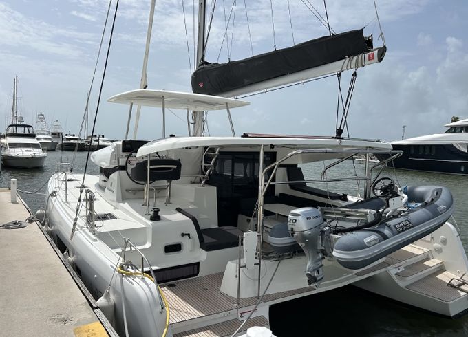 Lagoon 42