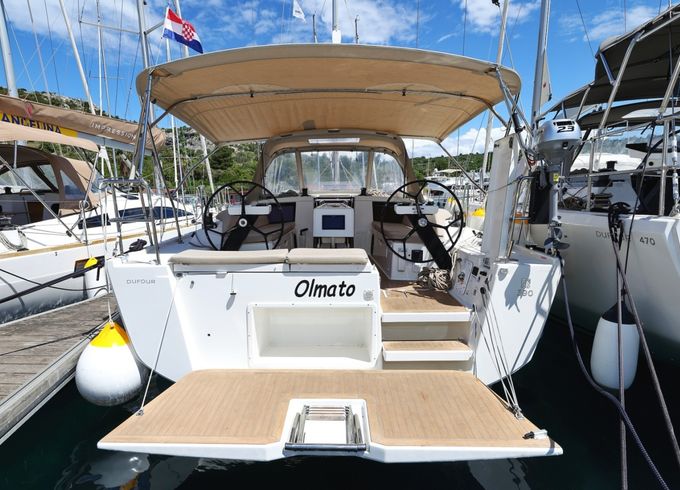 Dufour 390