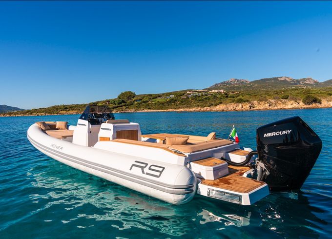 Renier R9 Tourer