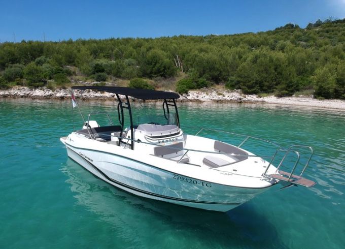 Jeanneau Cap Camarat 7.5 CC