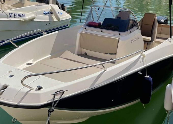 Quicksilver Activ 555 Open