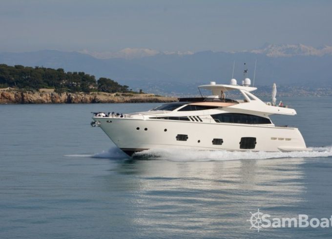 Ferretti 24.71 metres (81' 1")