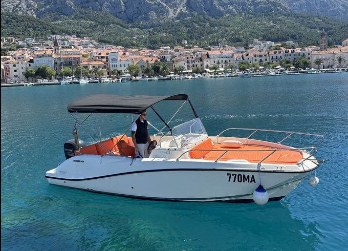 Quicksilver Sundeck 675