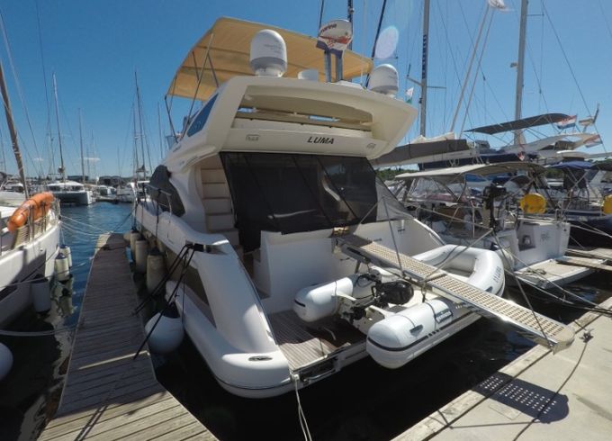Azimut 47 Fly