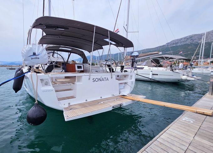 Dufour 470
