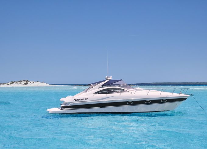 Pershing 37