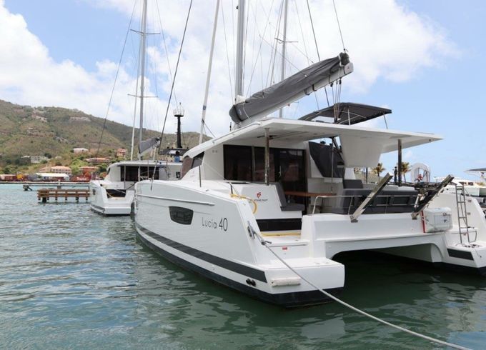 Fountaine Pajot Lucia 40