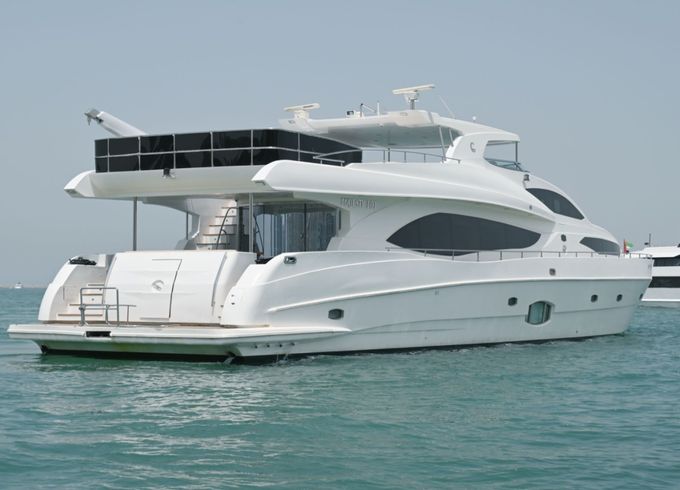 MAJESTY WITH JACUZZI 101 FEET