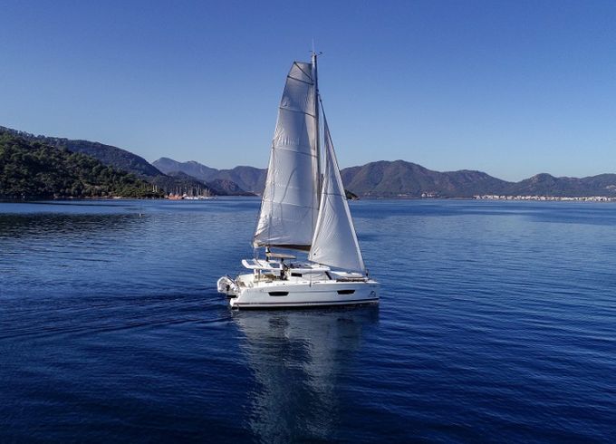 Fountaine Pajot Lucia 40