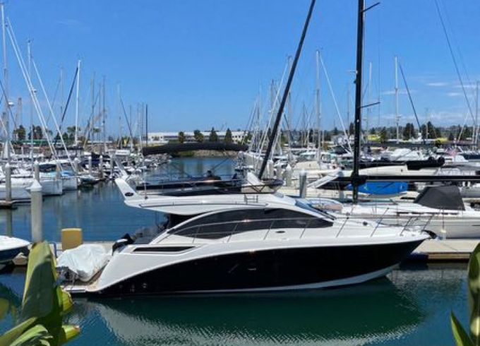 Sea Ray Fly 400