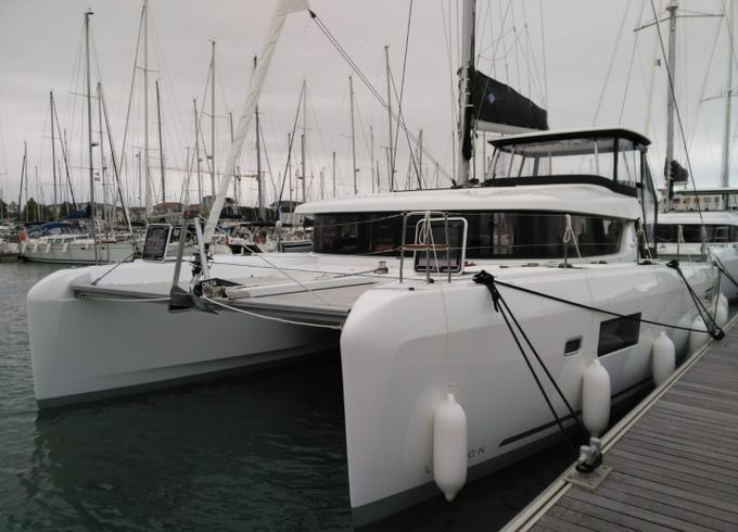 Lagoon 42