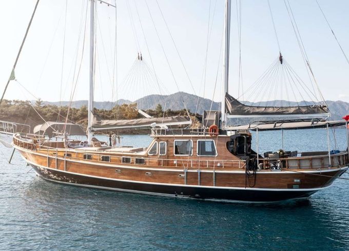 Custom SERENAD A