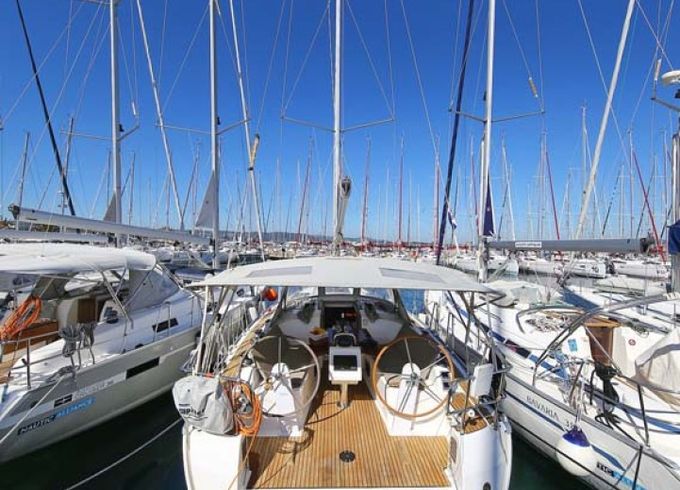 Bavaria Cruiser 37