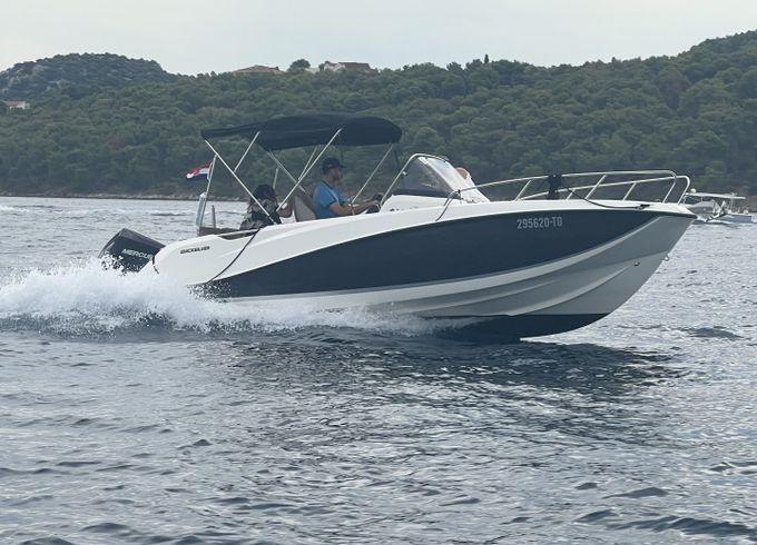 Quicksilver Activ 675 Open Sport