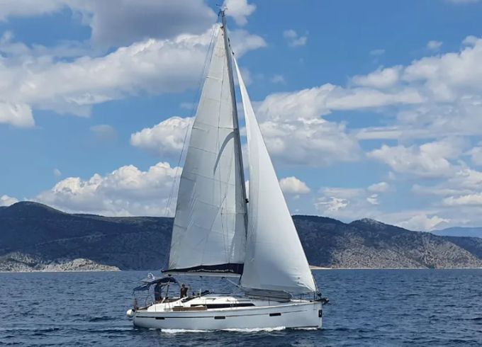 Bavaria 37