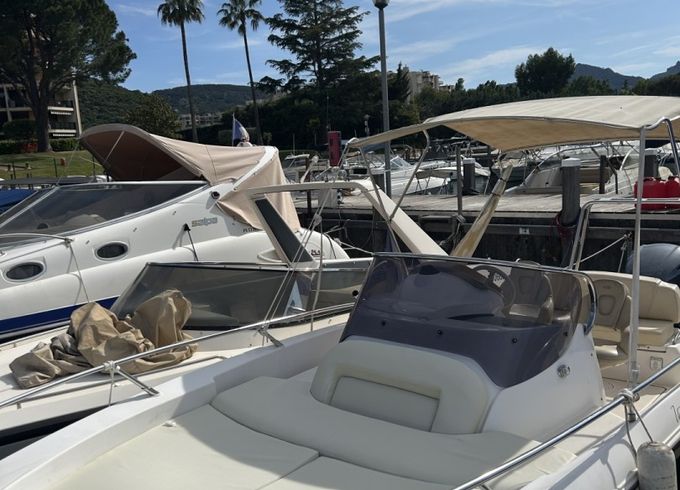 Sessa Marine Key Largo 24