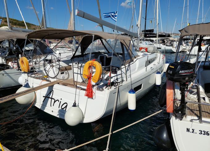 Bénéteau Oceanis 40.1 (3 double and 1 bunk beds)