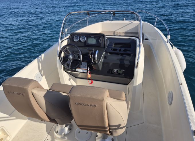 Quicksilver Activ 605 Open