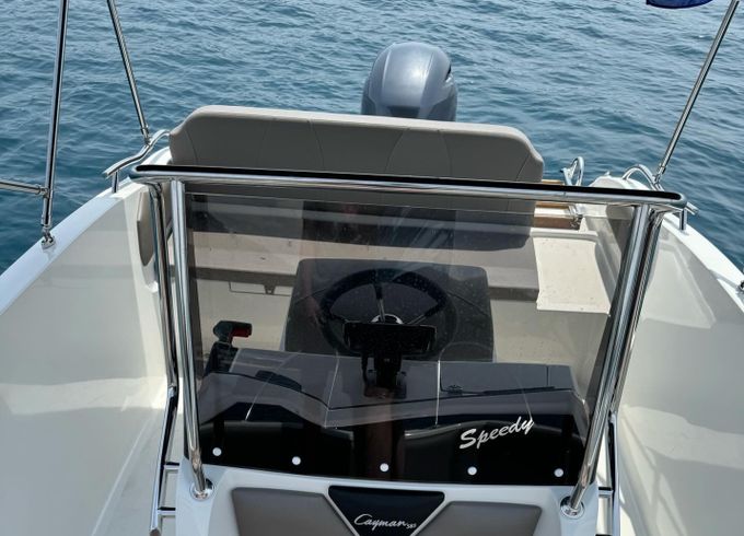 Speedy Cayman 585