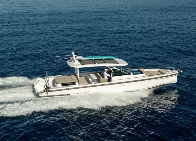 Axopar 37 Sun-Top