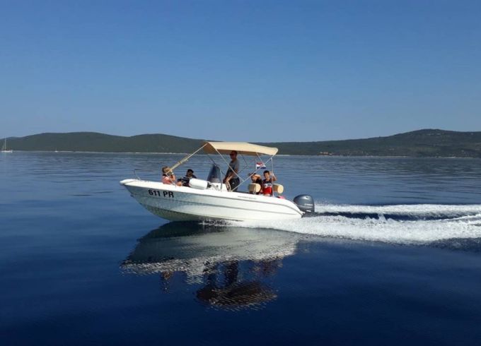 Sessa Marine Key Largo 17