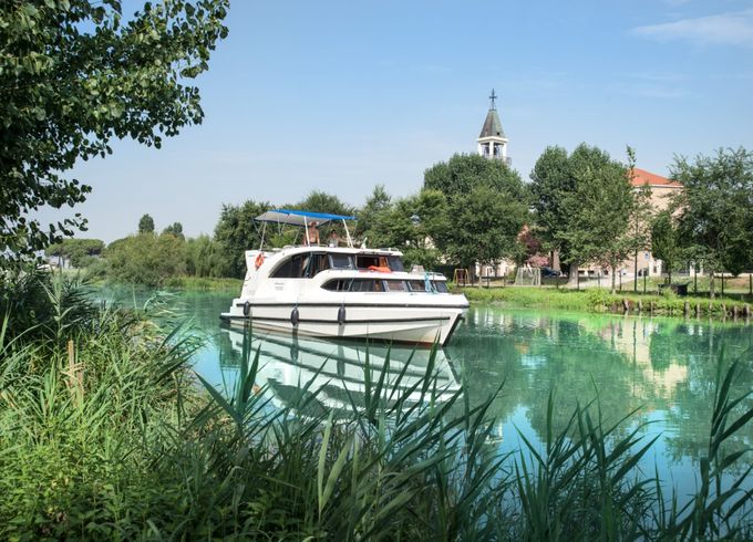 Houseboat Holidays Italia Minuetto 6+