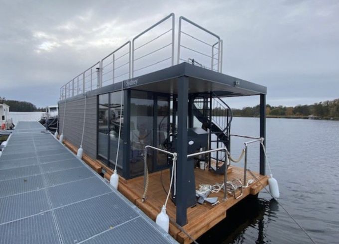 1 Woodstream-Hausboot