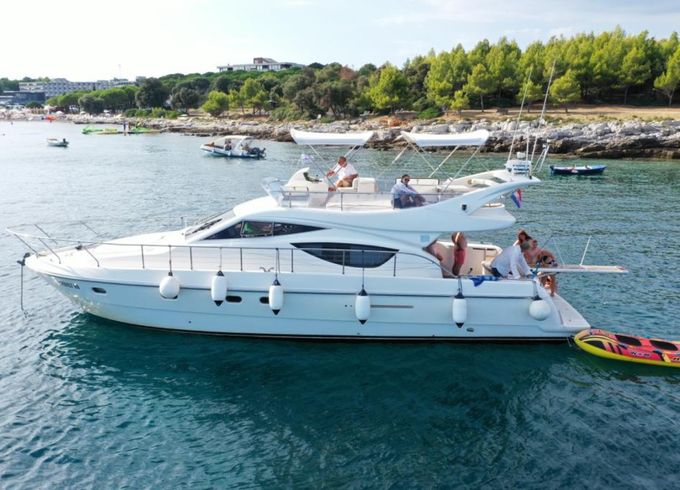 Ferretti 460
