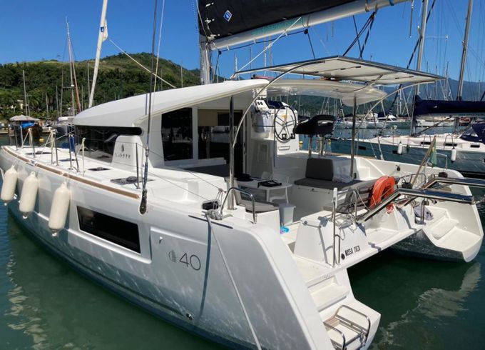 Lagoon 40