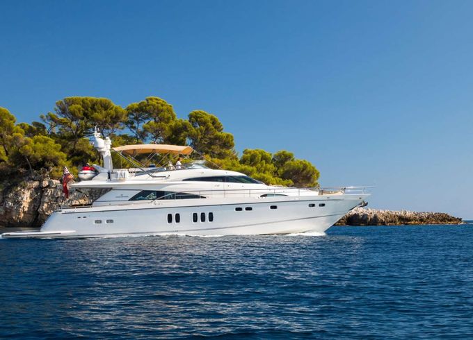 Fairline-Squadron D5