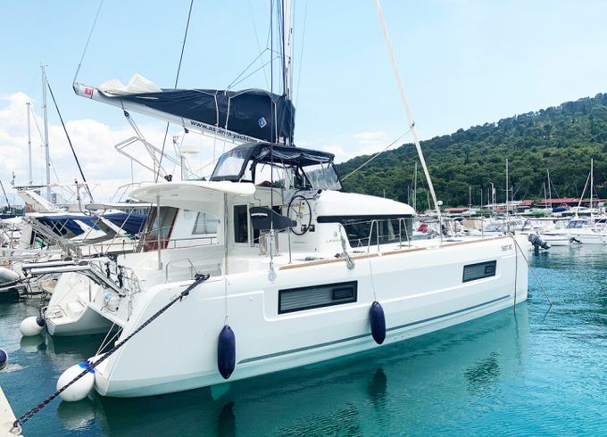 Lagoon 40