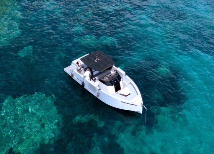 De Antonio Yatch D28 open