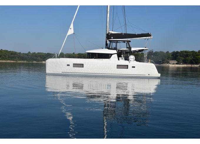 Lagoon 42