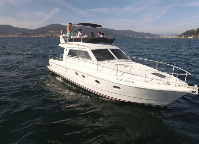 Ferretti 39