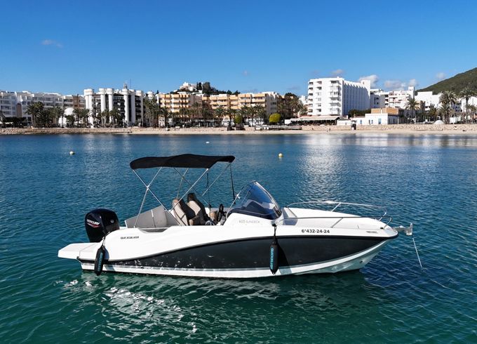 Quicksilver 605 Sundeck