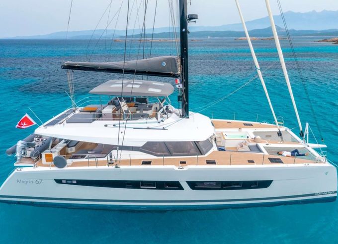 Fountaine Pajot SEMPER FIDELIS
