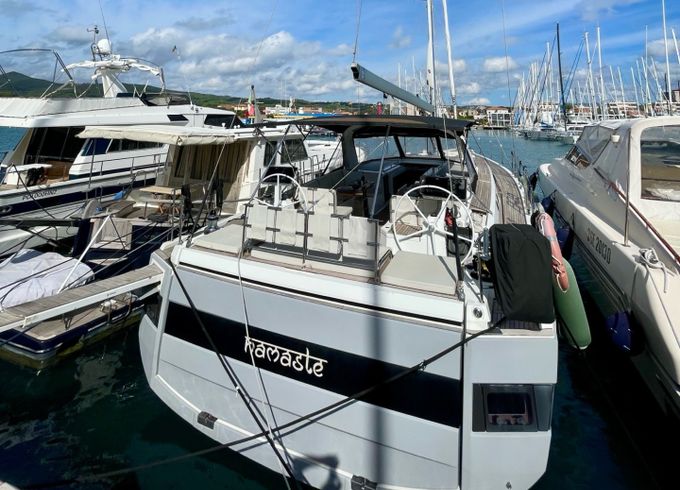Bénéteau Oceanis Yacht 62
