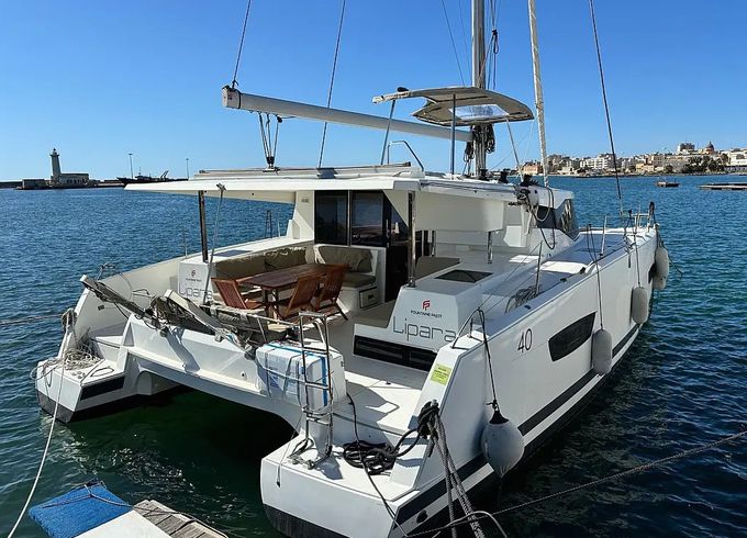 Fountaine Pajot Lucia 40