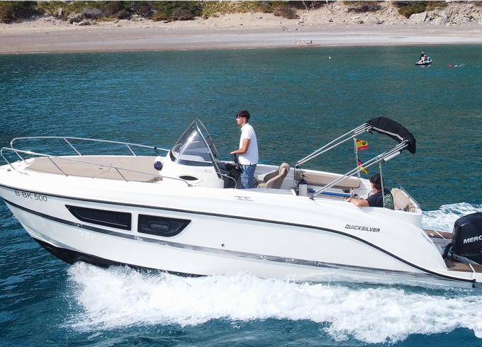 Quicksilver Activ 805 Sundeck